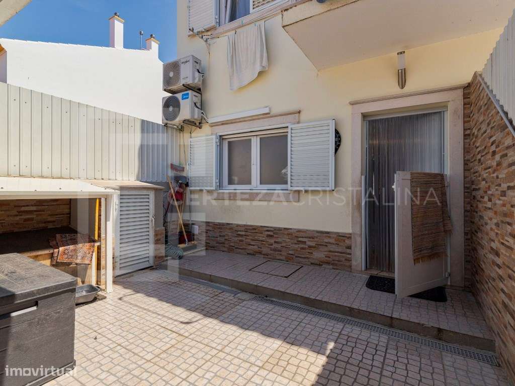 Moradia T3 com Logradouro e Sótão | Quinta do Conde-22