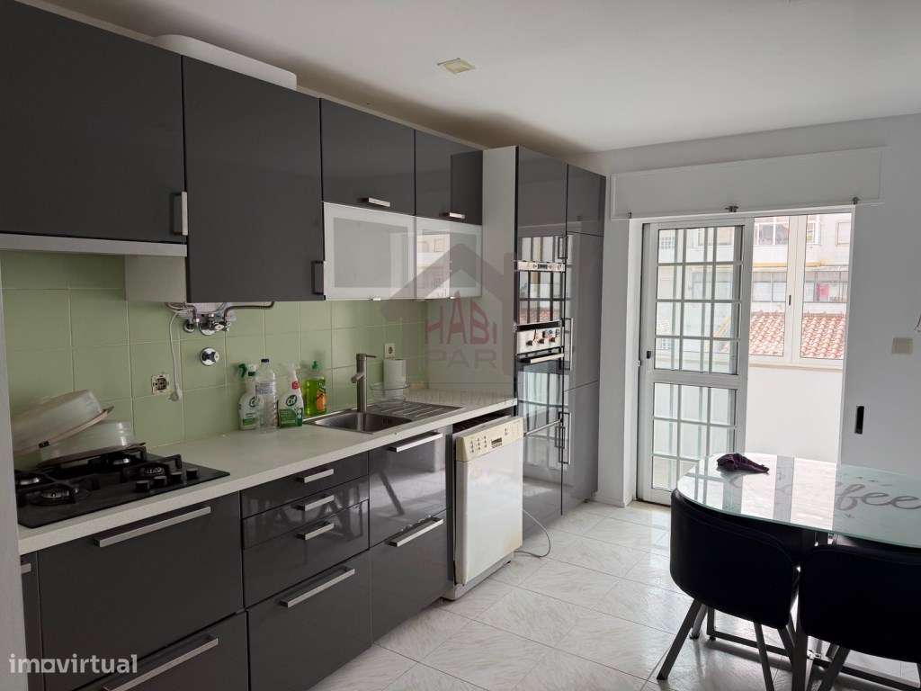 Excelente T2+1 Na Urbanização do Brejo - Grande imagem: 2/34