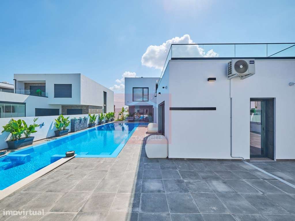 Moradia T5 de Luxo com Piscina Infinita Aquecida e Jacuzzi em Corte...-7