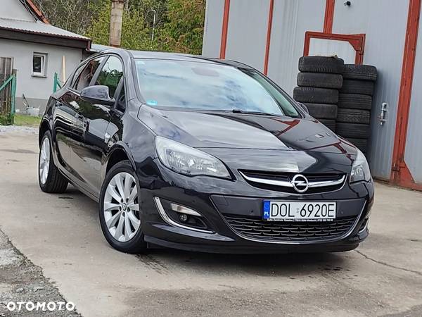 Opel Astra 1.4 Turbo 150 Jahre - 2