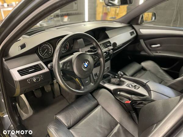 BMW Seria 5 525i - 27