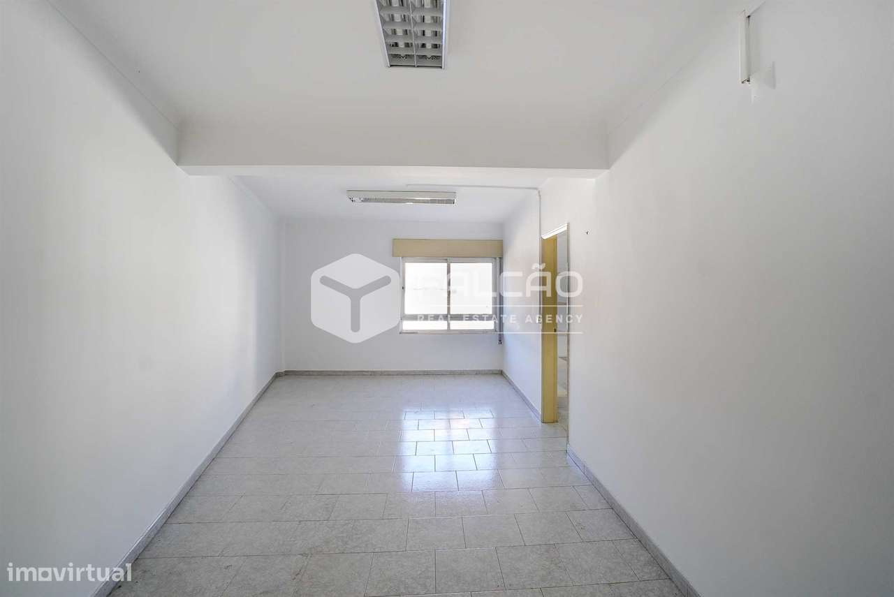 Loja T1 Venda em Santarém (Marvila), Santa Iria da Ribeira de Santarém-6