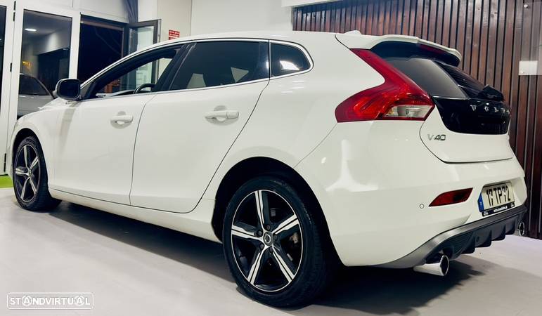 Volvo V40 2.0 D3 R-Design - 2