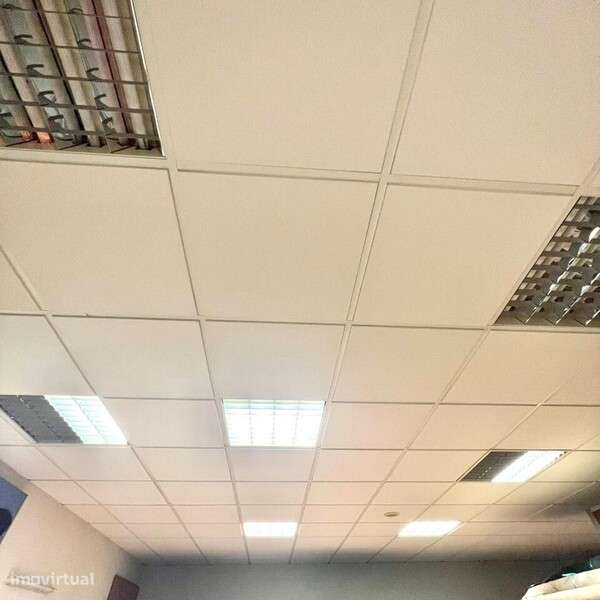 Loja para vender em São João da Madeira-5