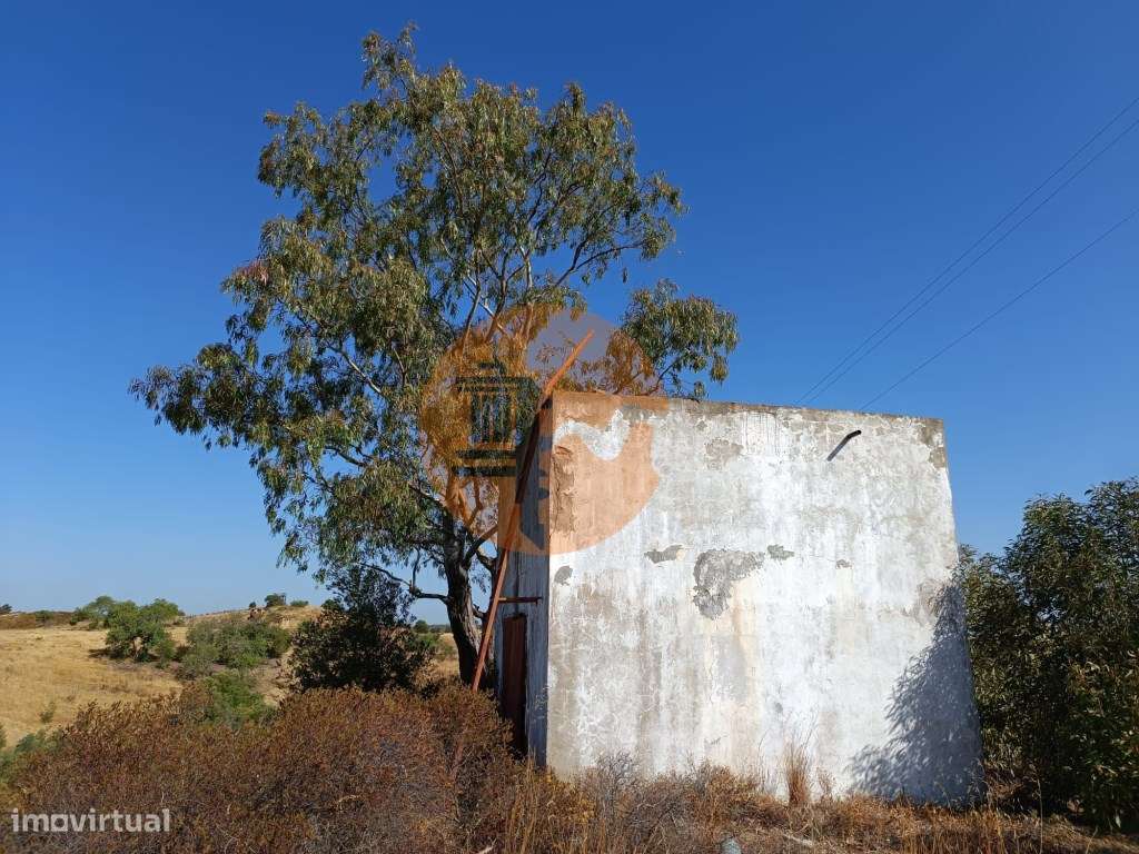 TERRENO COM ARMAZÉM - RUINA - NORA - FURO - COM 77.630 M2 - CONSTRU... - Grande imagem: 4/22