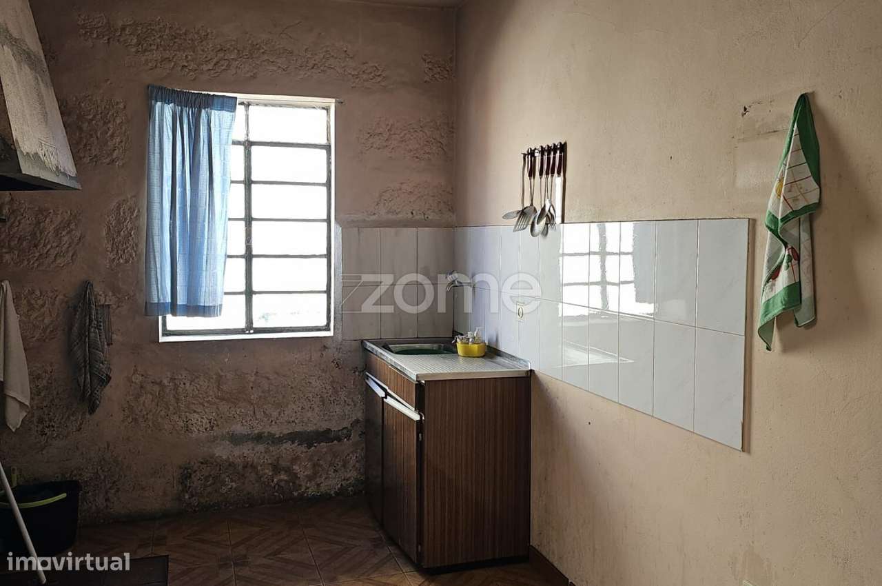 Moradia T2 com Logradouro e 165m² de Construção – Carlão, Alijó - Grande imagem: 2/14