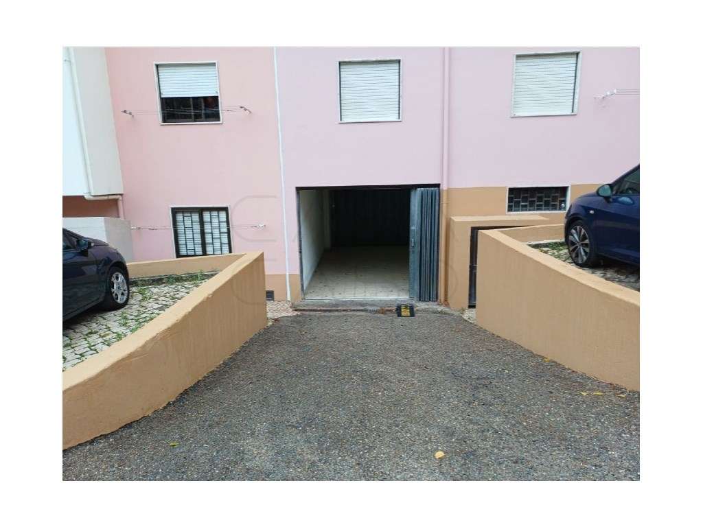 Garagem nos Pinheirinhos - Setúbal-10