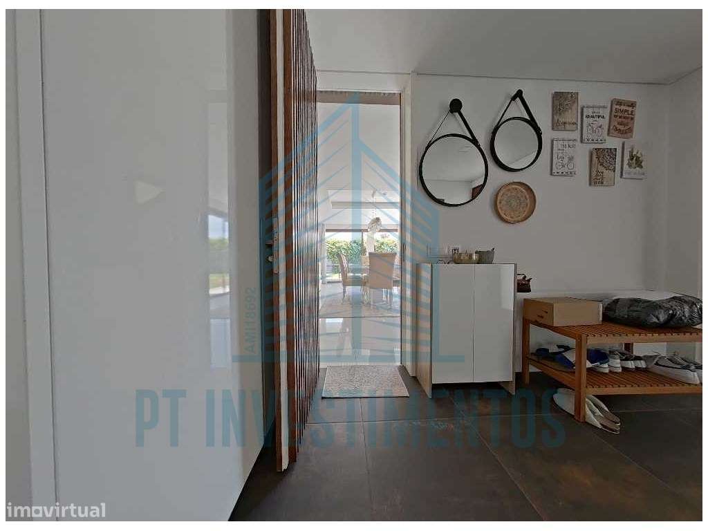 Moradia semi-nova T5+1 em Santa Joana - Aveiro-7