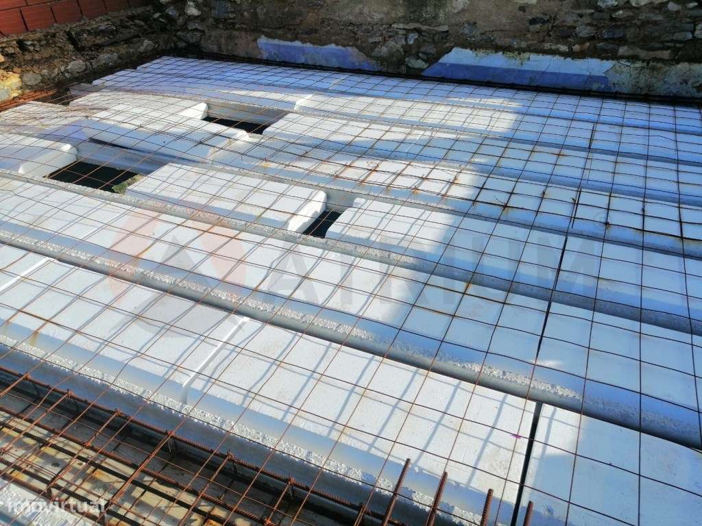 Moradia T2 Duplex com terreno, Belas - Grande imagem: 4/13