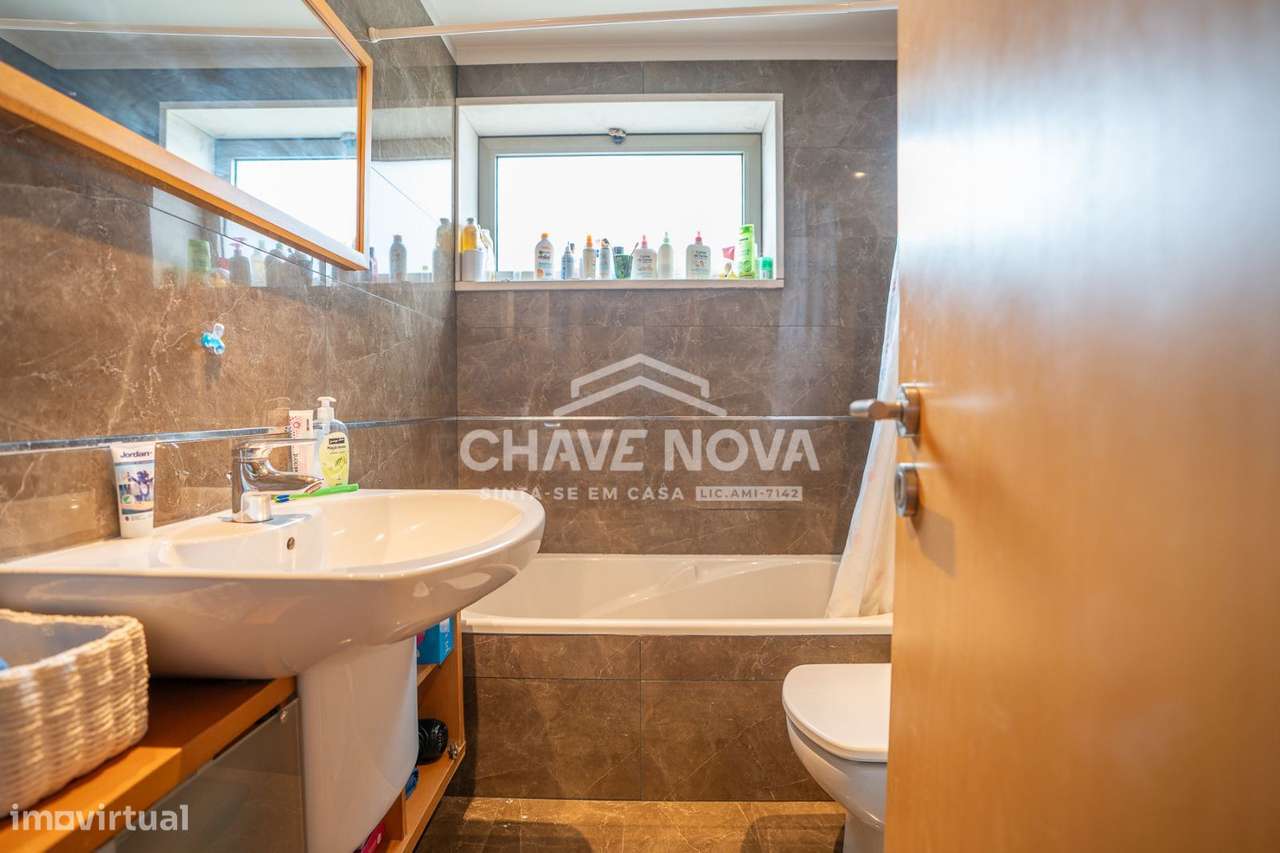 T2 Duplex no Último Andar com Varanda – Polo Universitário do Porto-11