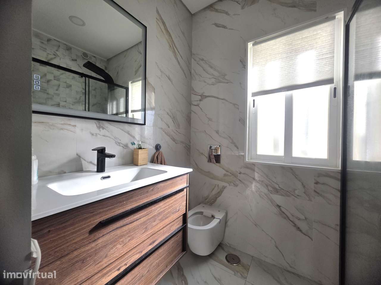 Apartamento T2 Duplex Recuperado - A 70m da Praia do Ouro-13