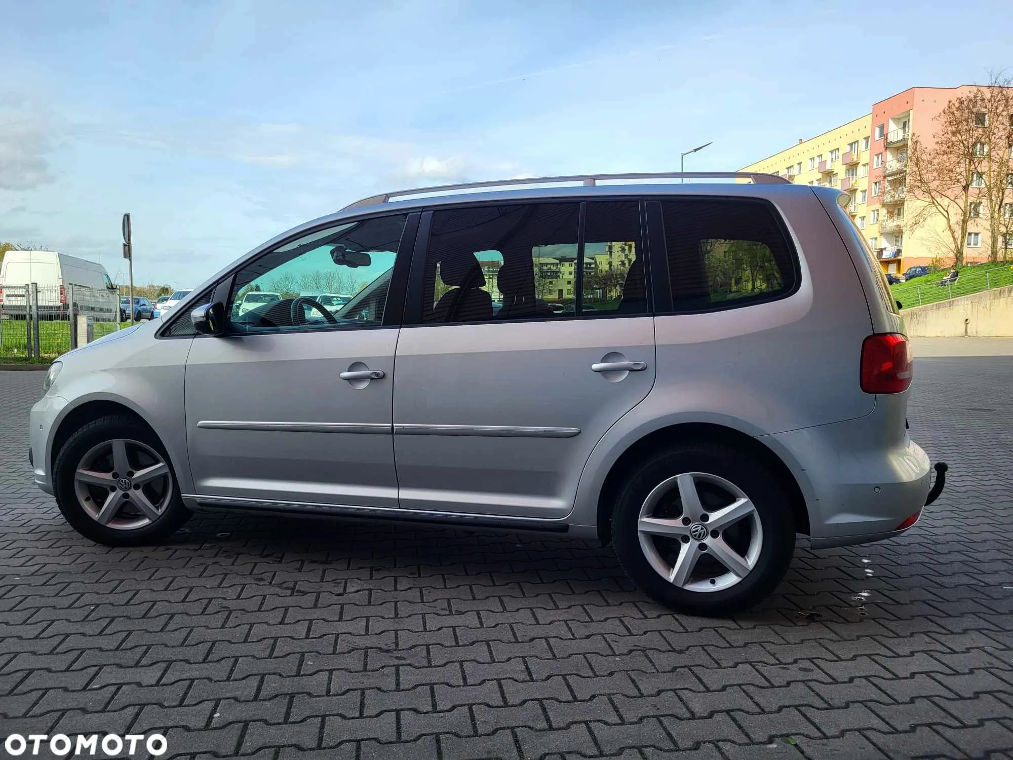 Volkswagen Touran 2.0 TDI DPF Highline - 13