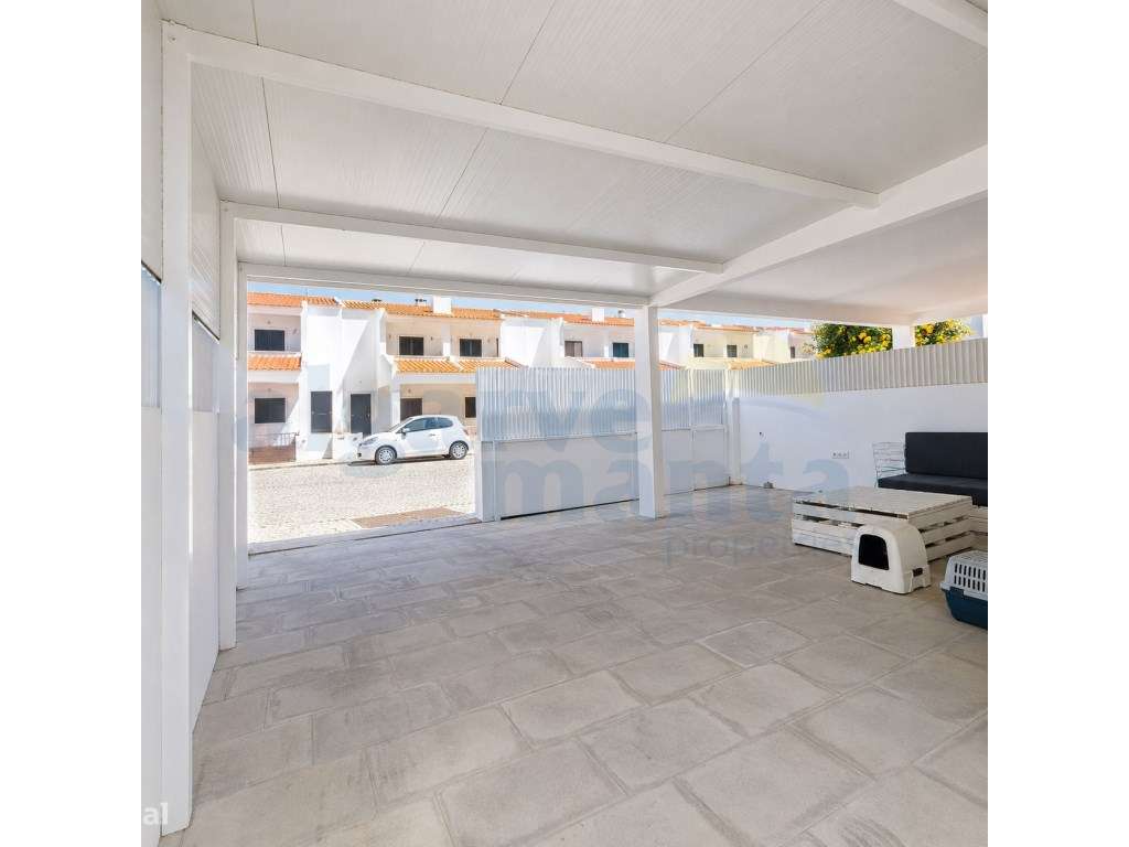 Moradia T3 Geminada com Piscina Privada em Manta Rota-6
