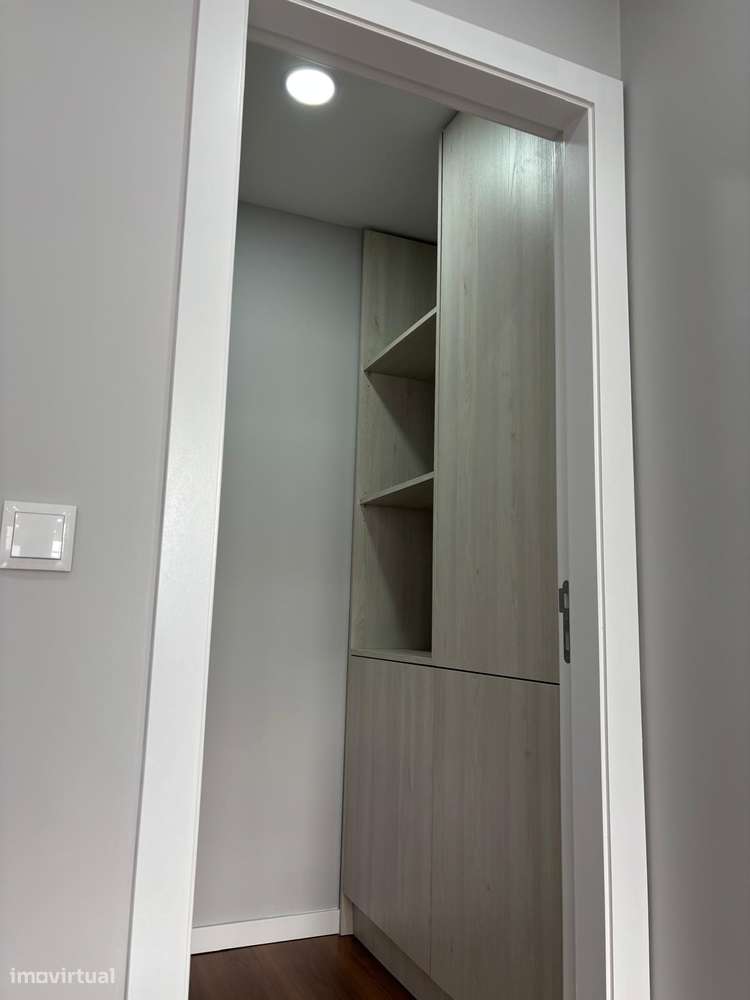 Apartamento T2 Totalmente Renovado com Pequeno Quintal - Bonfim-11