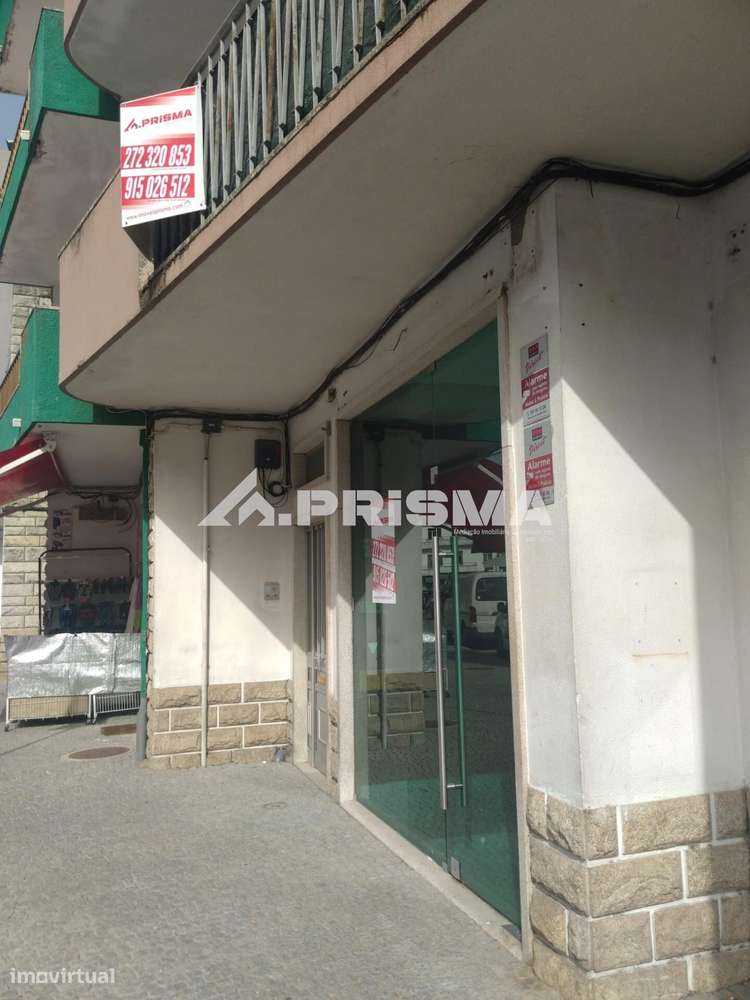 Loja para venda com excelente visibilidade no centro de Alcains - Grande imagem: 5/14