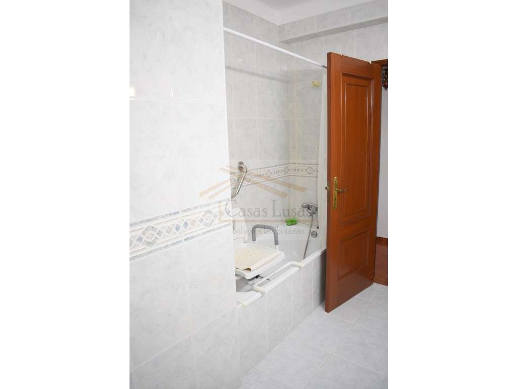 Apartamento T3 no Centro do Cadaval-9