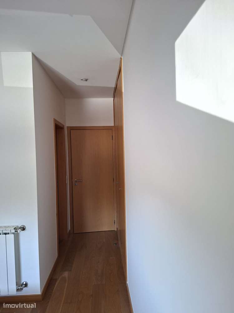 Apartamento T2 Com Garagem Fechada-9