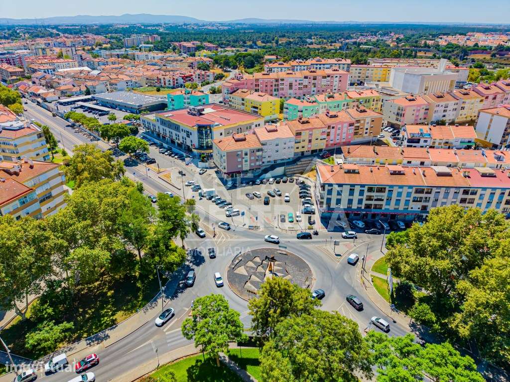 Excelente Apartamento T2 nas Paivas - Ótimo Potencial e Localização...-57