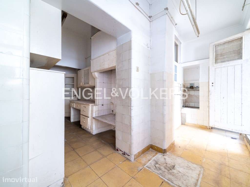 Apartamento por Remodelar com jardim na Graça-22