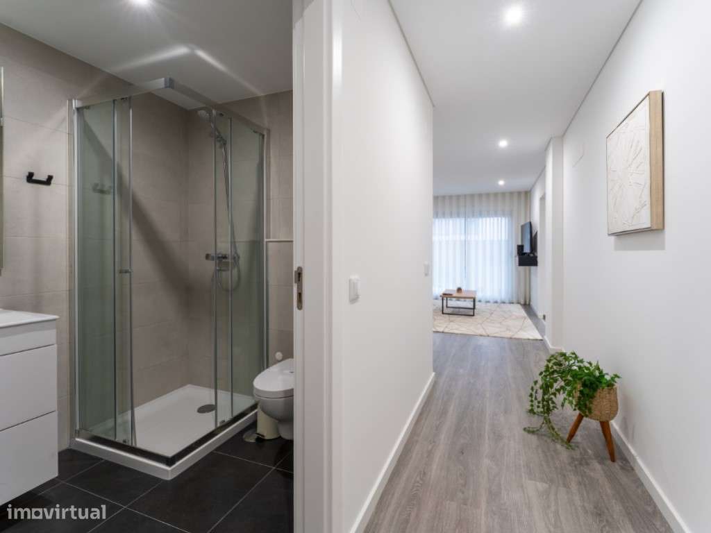 Apartamento com vista mar, piscina e estacionamento na Nazaré-9