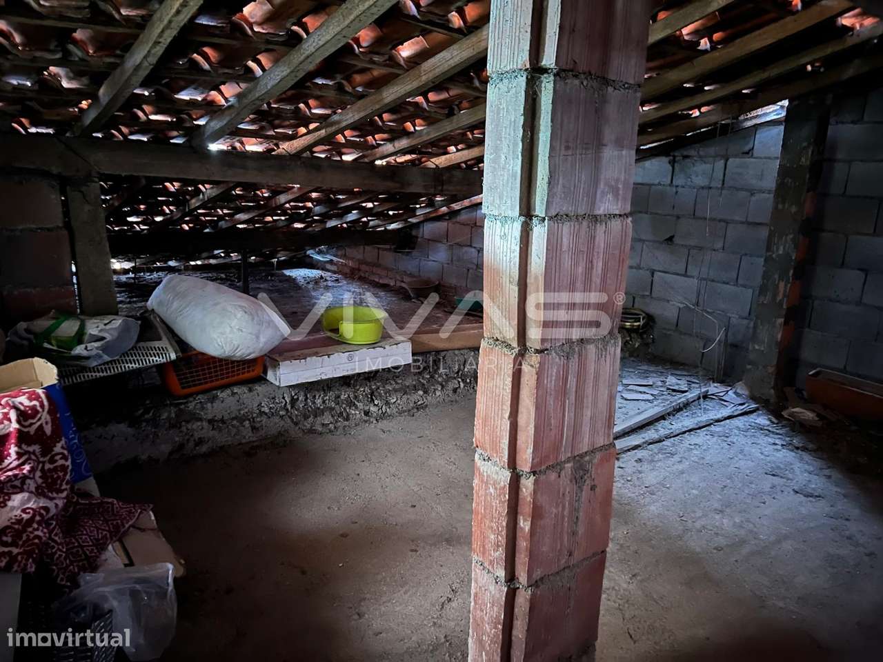 Arrecadação  Venda em Vila Verde e Barbudo,Vila Verde - Grande imagem: 3/4