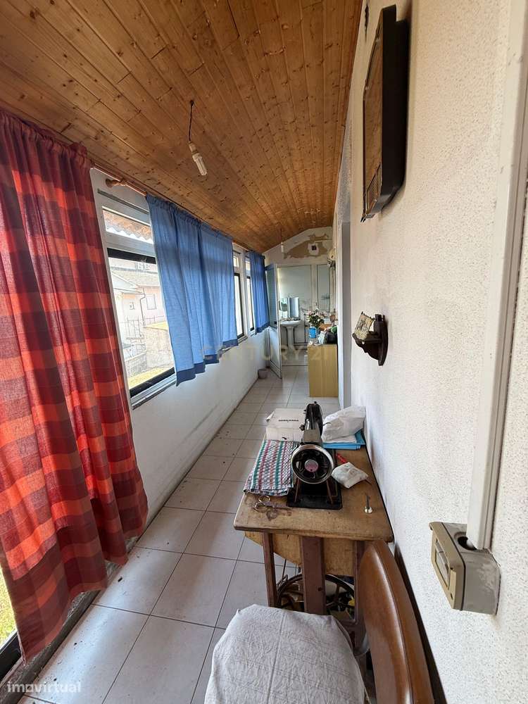 Moradia BI-FAMILIAR perto do IPB e do Centro de Bragança, no Bairro da-11