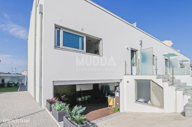 Moradia T3 no Furadouro com piscina-25