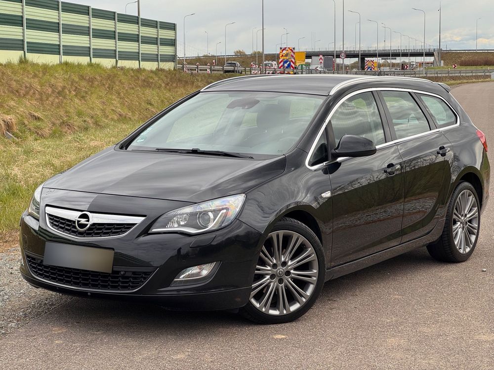 Opel Astra J 2.0 CDTI DPF ecoFLEX SportsTourer Start/Stop Innovation 2011