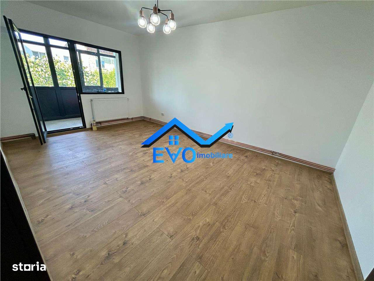 Apartament de vanzare cu 3 camere, decomandat, etaj intermediar, Dacia - Imagine principală: 2/13
