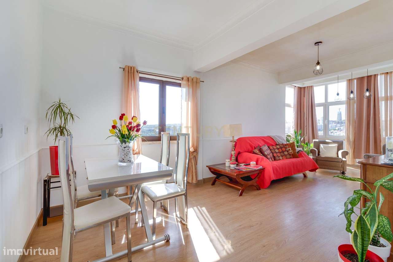 Apartamento T2 na Cova da Piedade com vista panorâmica de 180 graus-3