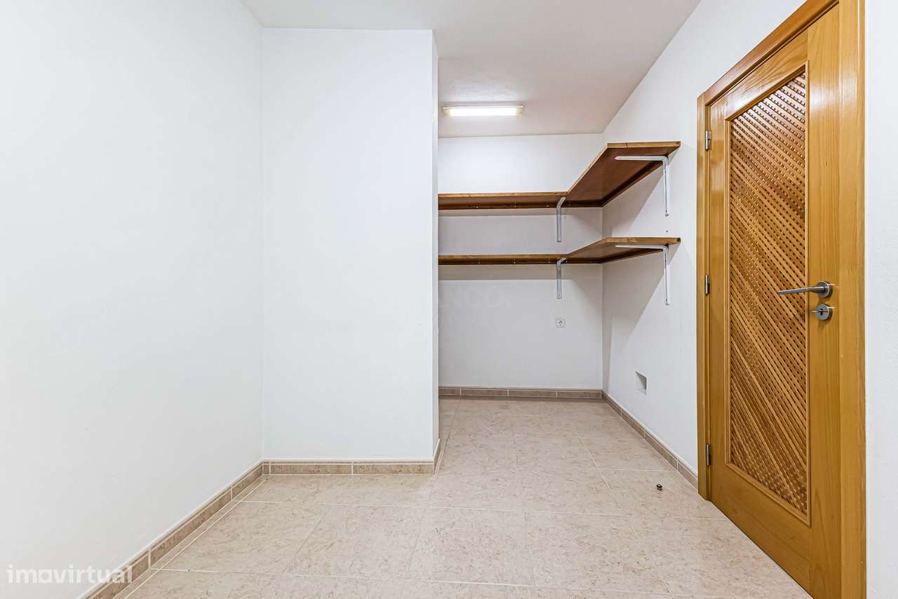 Moradia Familiar T4+1 | Lagoa, Algarve-43