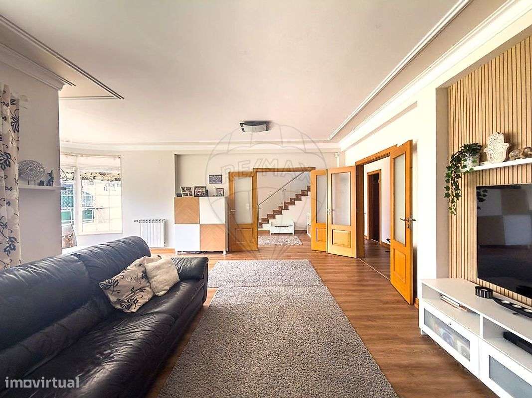 Moradia T4 para venda-5