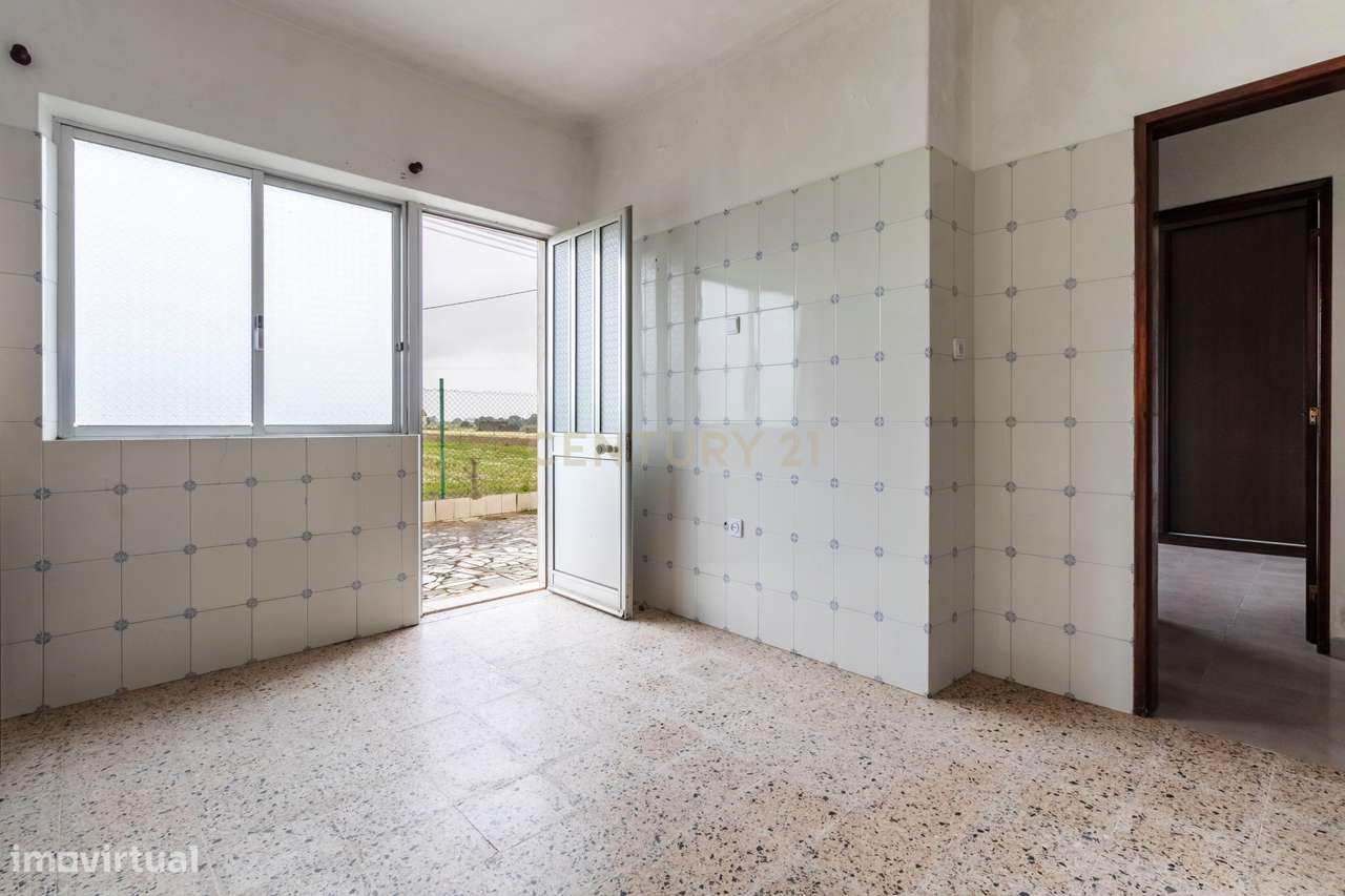 Moradia T2 para renovação | Lote 1.000 m² | São Francisco, Alcochete |-7