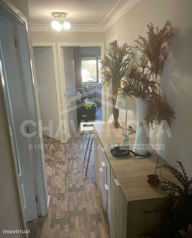 Apartamento T2 com varanda em Rio Tinto-0