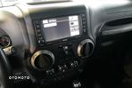 Jeep Wrangler 3.6 Unlim Black Edition II - 24