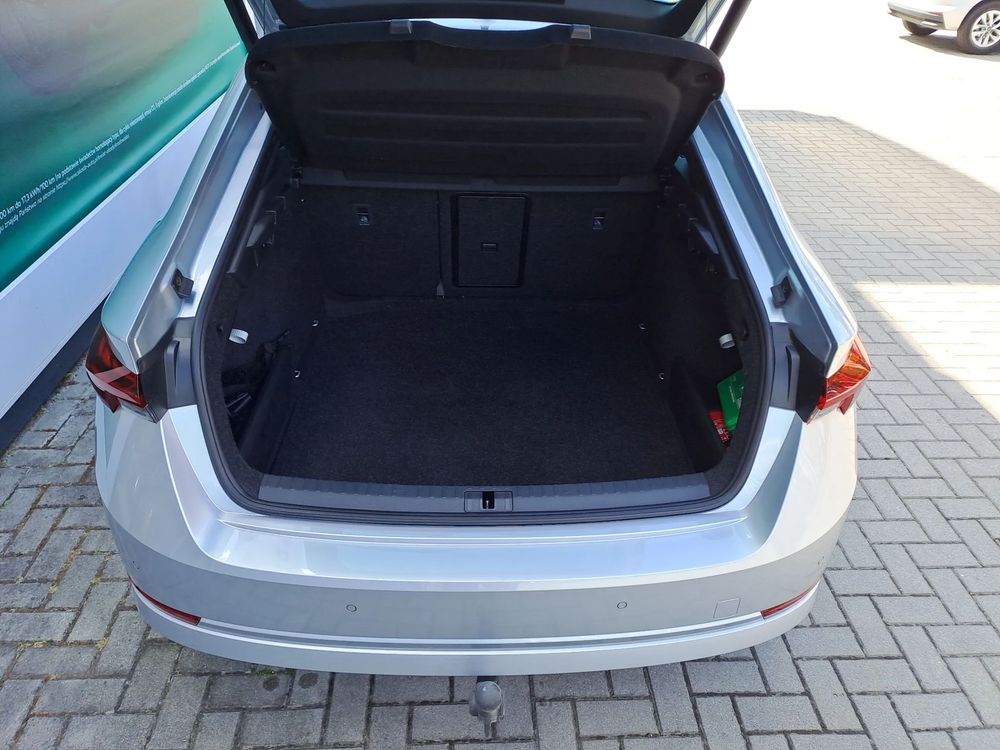 SKODA OCTAVIA 1.5eTSI 150KM Hak Virtual Martwe pole ACC Manetki Ambiente Elek.fotele