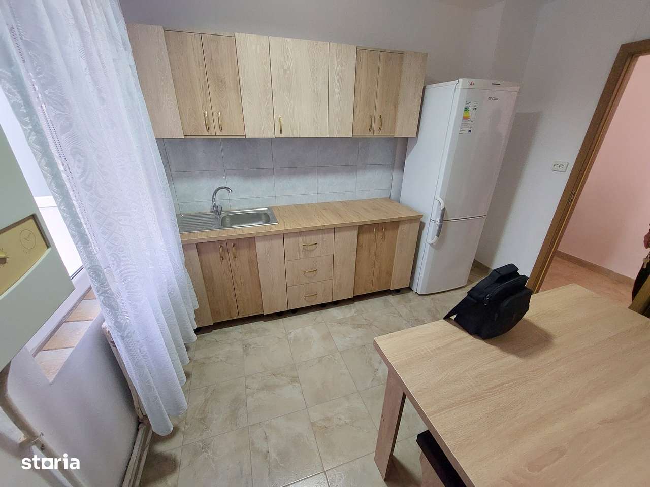 Apartament 2 Camere Centru Piata ET.3 Chirie 1.300 lei lunar - Imagine principală: 4/12