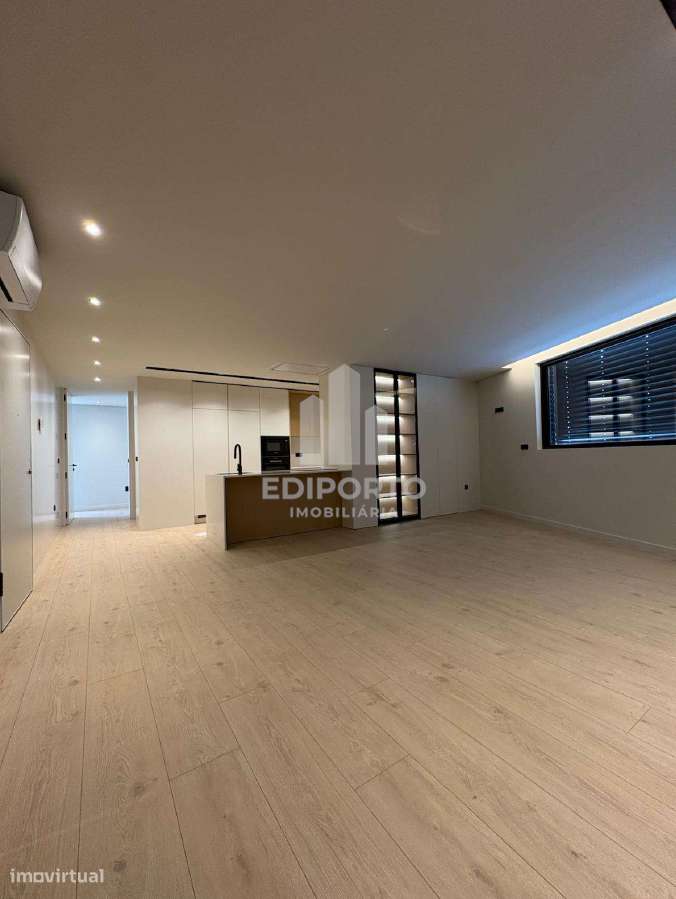 Exclusivo T4 de Luxo com Varanda de 48m² – S. Cosme, Gondomar-3