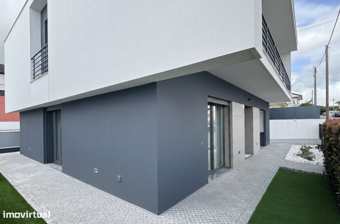 Moradia V5 com Piscina e Rooftop - Grande imagem: 3/37