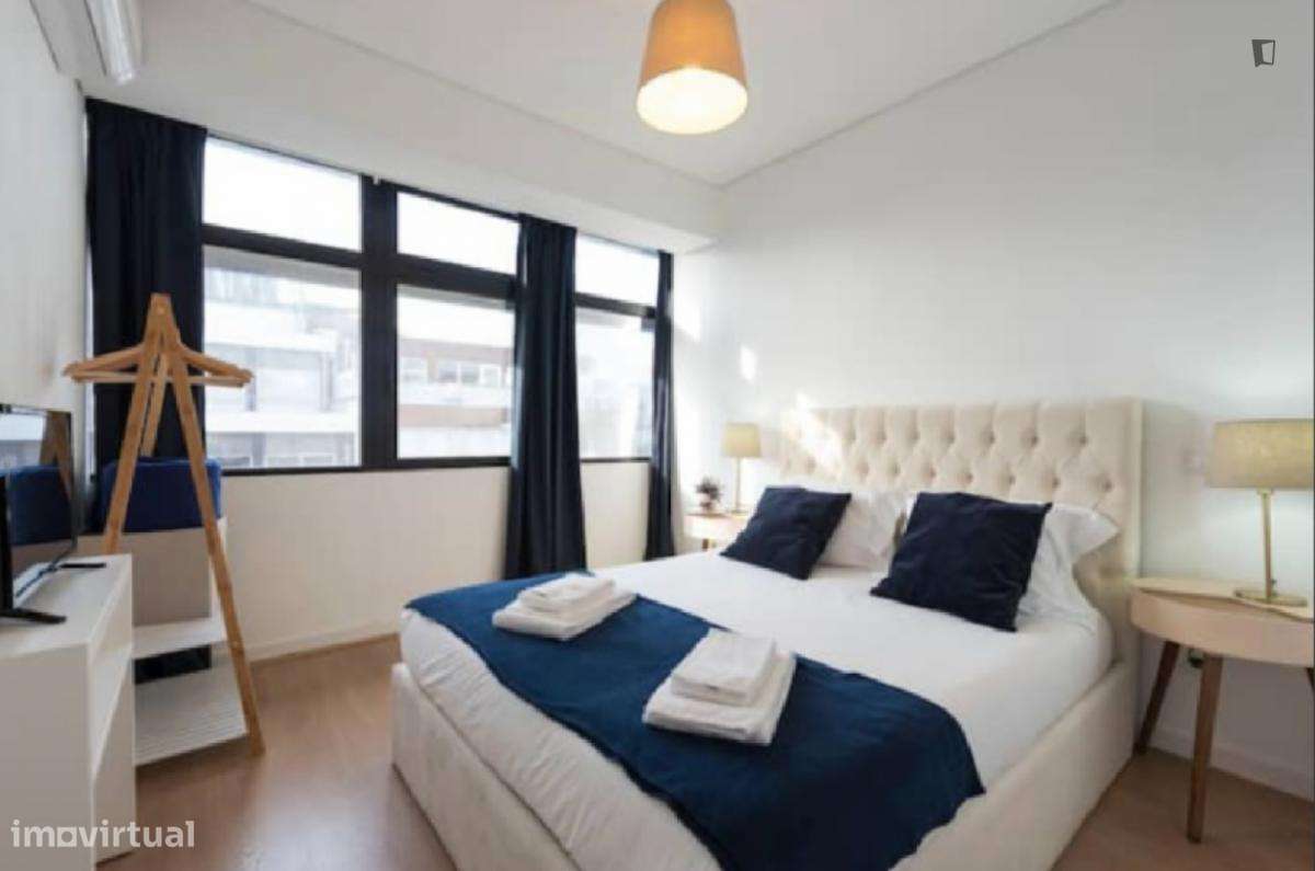 Apartamento com 2 quartos - localizado em Sé Porto - Grande imagem: 2/9