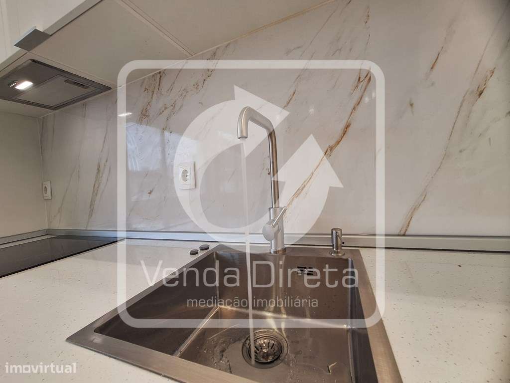 T4 totalmente remodelado no Barreiro com Varanda. - Grande imagem: 2/27