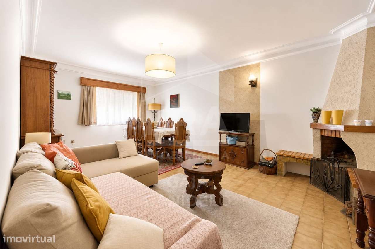 Apartamento T2  a 700 metros da praia-0
