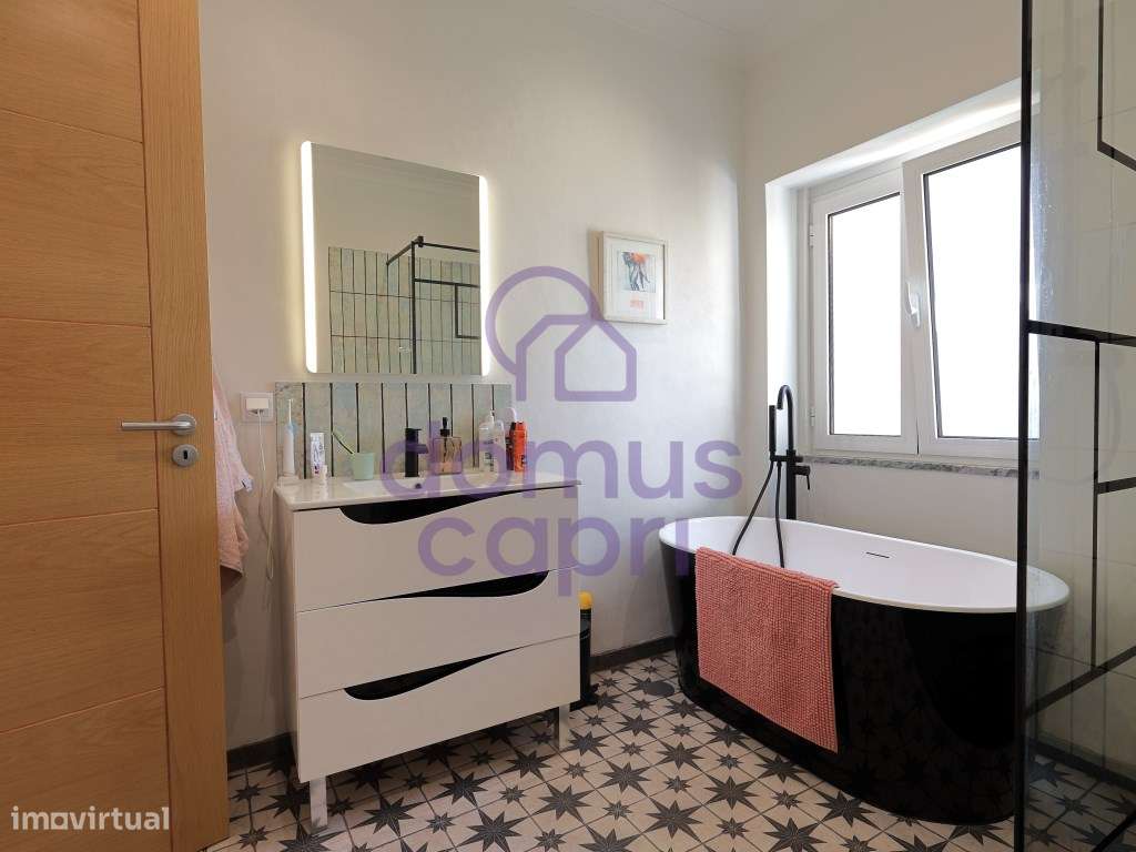 Moradia T2+1 com Garagem e Quintal em Olhão-21