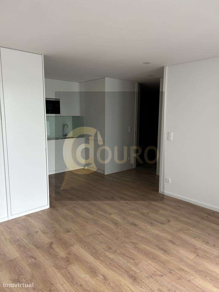 ARRENDAMENTO T1 C/ LUGAR GARAGEM - HOSPITAL S. JOÃO - Grande imagem: 5/18