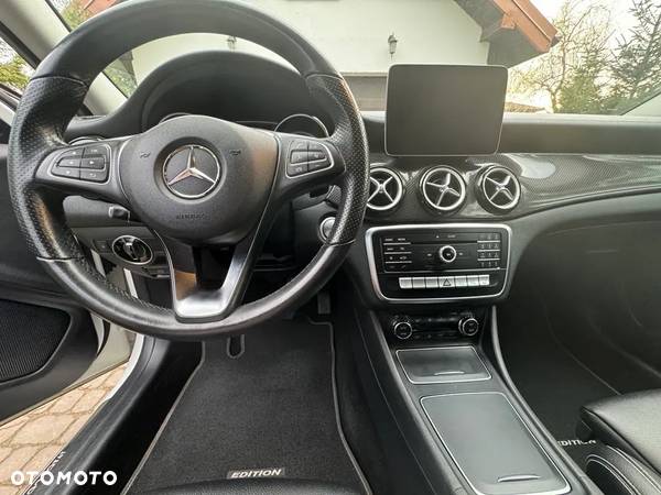 Mercedes-Benz GLA 200 7G-DCT AMG Line - 12