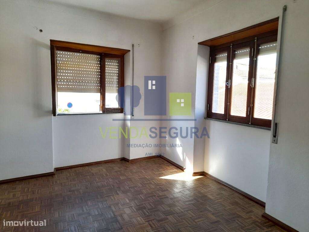 Moradia de 2 Pisos | Vila Nova da Baronia - Grande imagem: 2/29