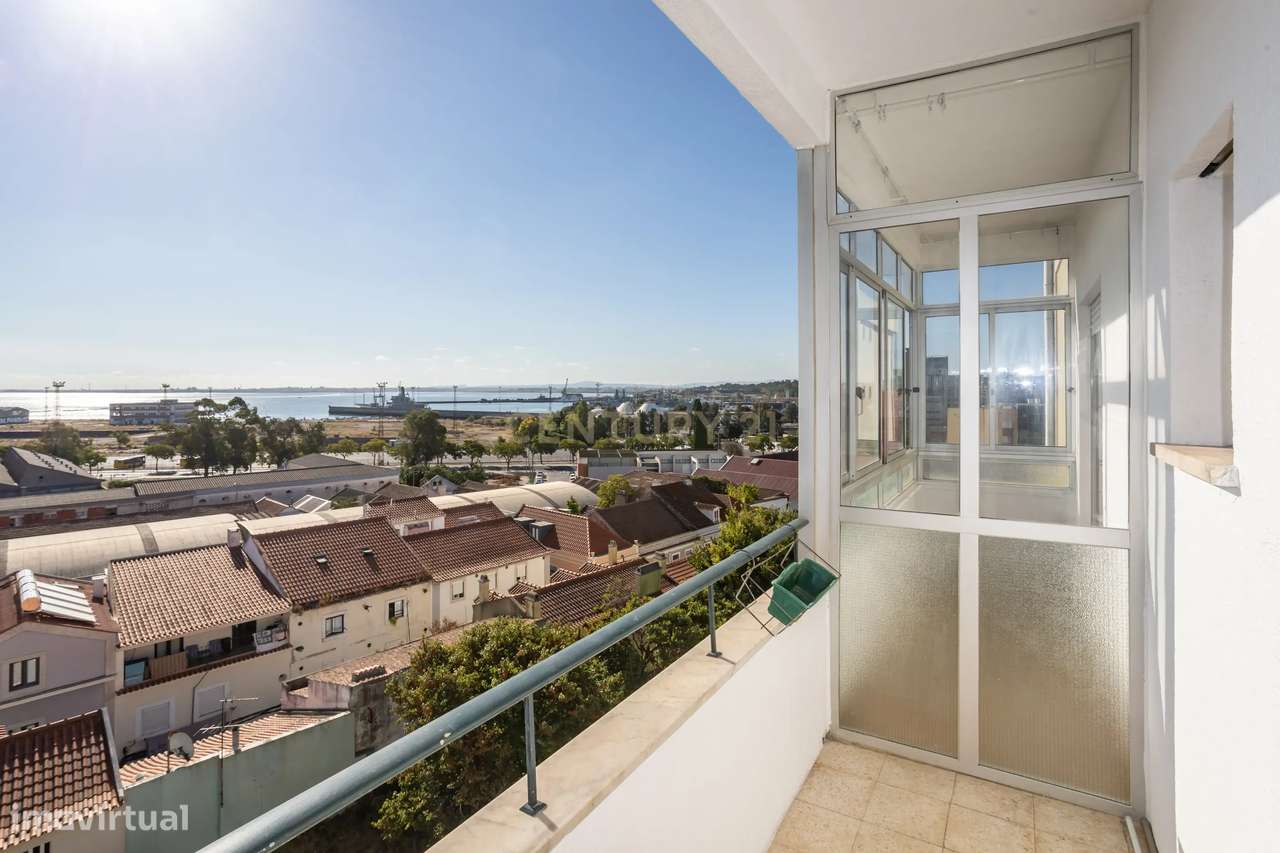 Apartamento T3 em Almada com Excelente Localização-12