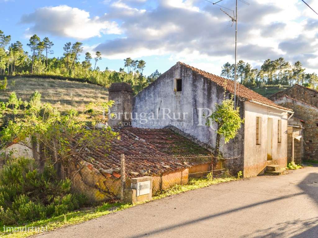 Casa Rústica com quintal e anexo para recuperar em Proença-a-Nova - Grande imagem: 2/57