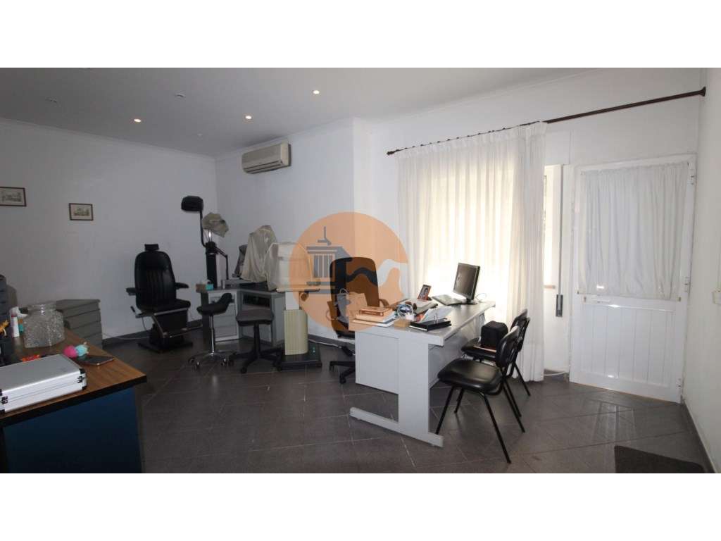 Estabelecimento para Comércio com 80 m2 na baixa de Olhão - Grande imagem: 3/22