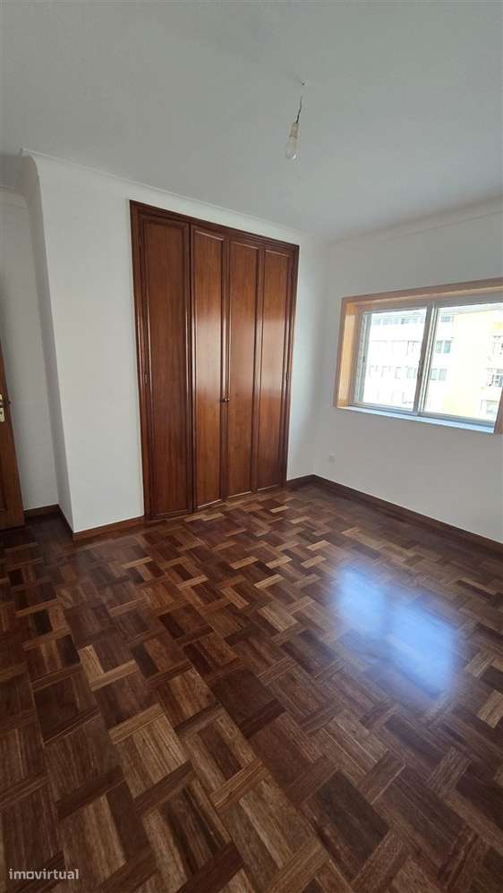 APARTAMENTO T3 NO CENTRO DA PÓVOA DE VARZIM-12
